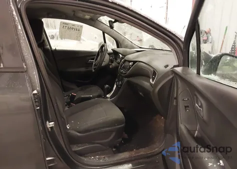 2020 Chevrolet Trax Fwd Ls z USA, uszkodzony, nr VIN 3GNCJKSB7LL107789